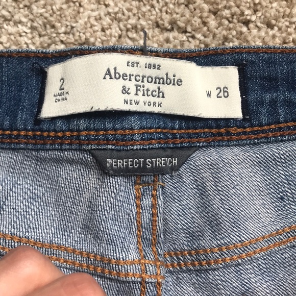 Abercrombie & Fitch Jean shorts Size 2 - Picture 3 of 5